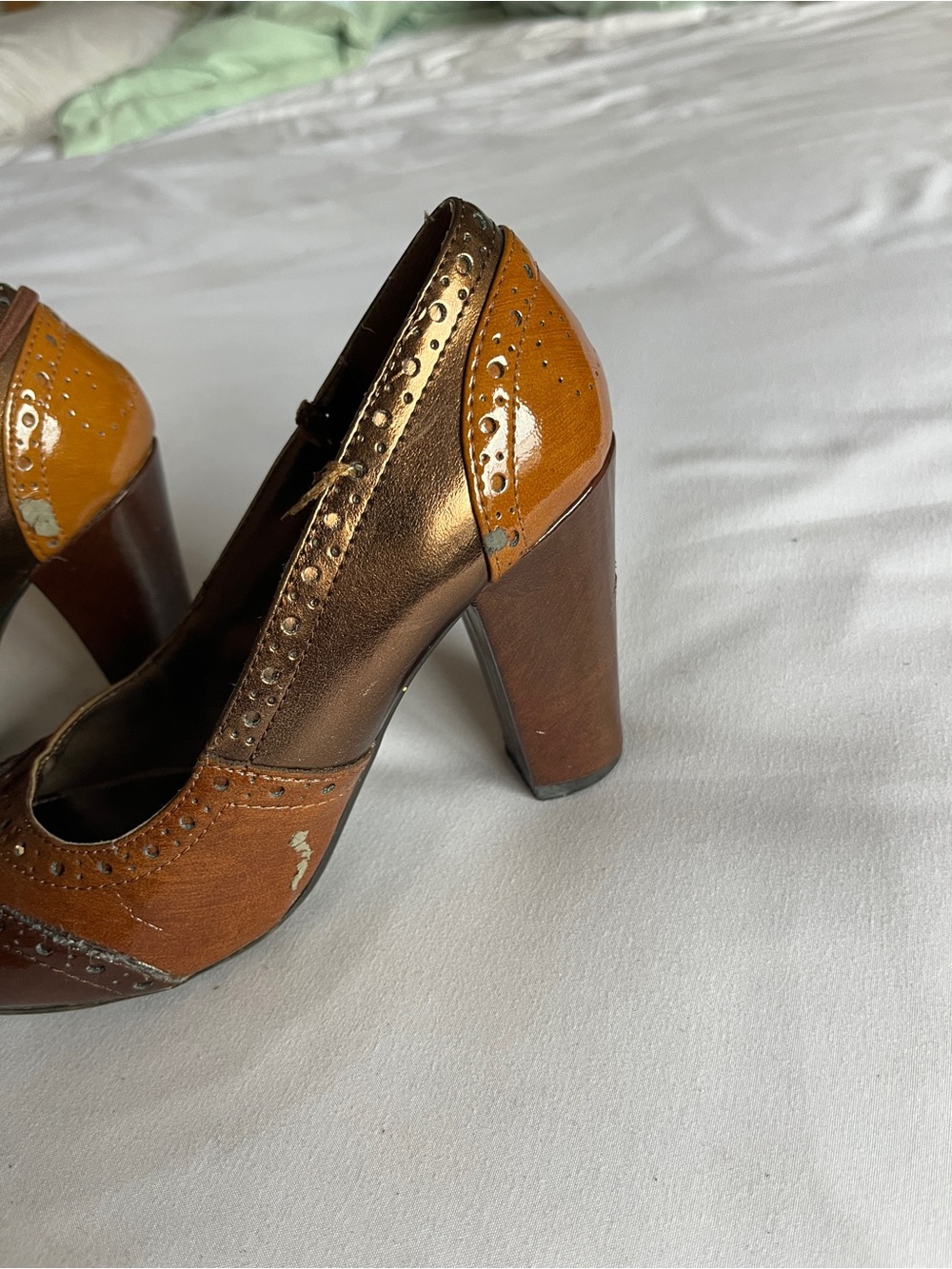 Mossimo Women Size 5.5 Brown Bronze Patent Wingtip Oxford Mary Jane Block Heels - Picture 2 of 16